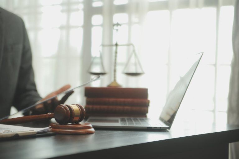 המנוח הותיר חובות האם יורשיו צריכים לשלם זאת