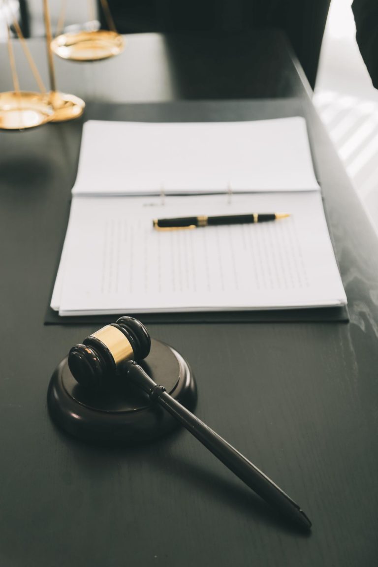 האם ילד מאומץ יוכל לרשת את רכוש הוריו המאמצים